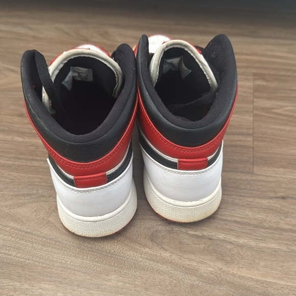 Nike Jordan Retro 1 Sneaker Chicago - Picture 4 of 8